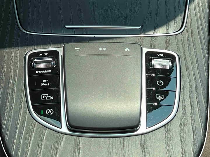 Фото 23 - Mercedes-Benz E-Class