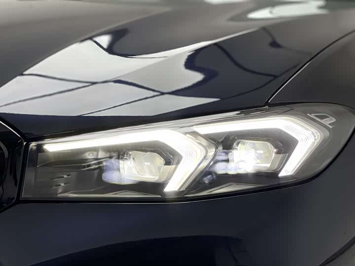 Фото 17 - BMW 3 Series