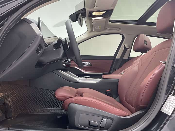 Фото 19 - BMW 3 Series