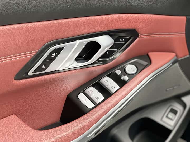 Фото 23 - BMW 3 Series