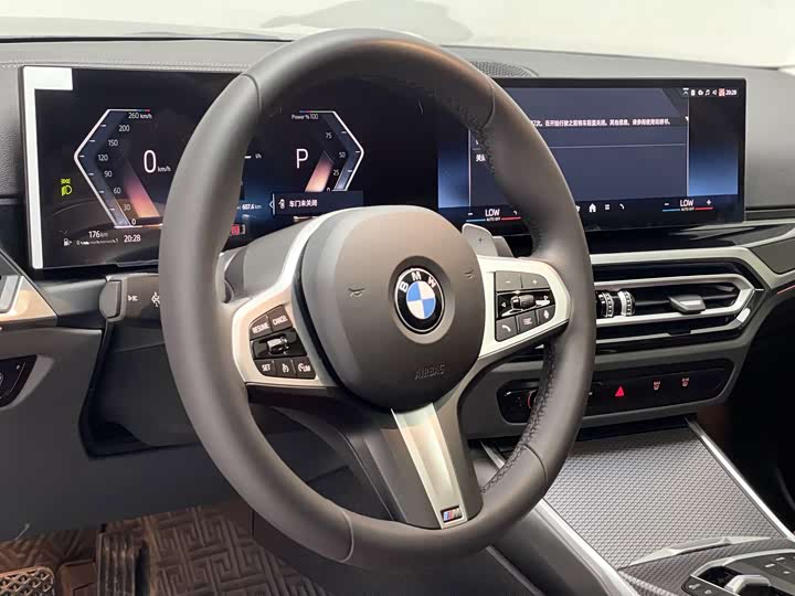 Фото 25 - BMW 3 Series