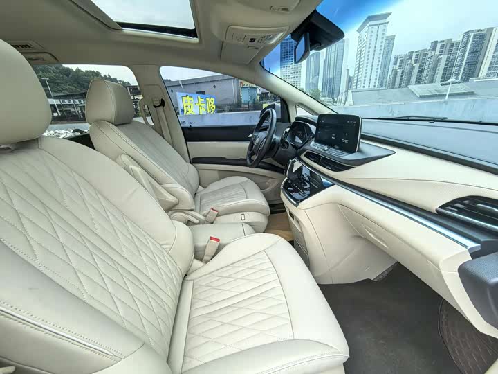 Фото 6 - Buick GL8 ES