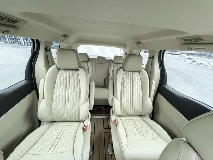 Фото 8 - Buick GL8 ES