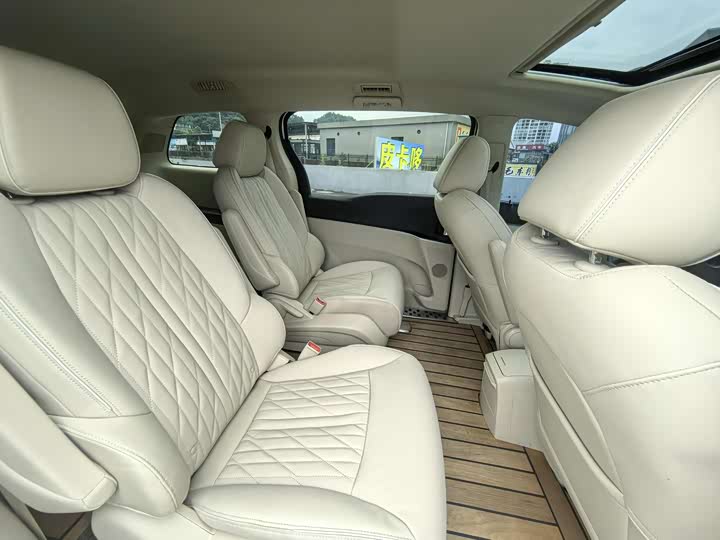 Фото 9 - Buick GL8 ES