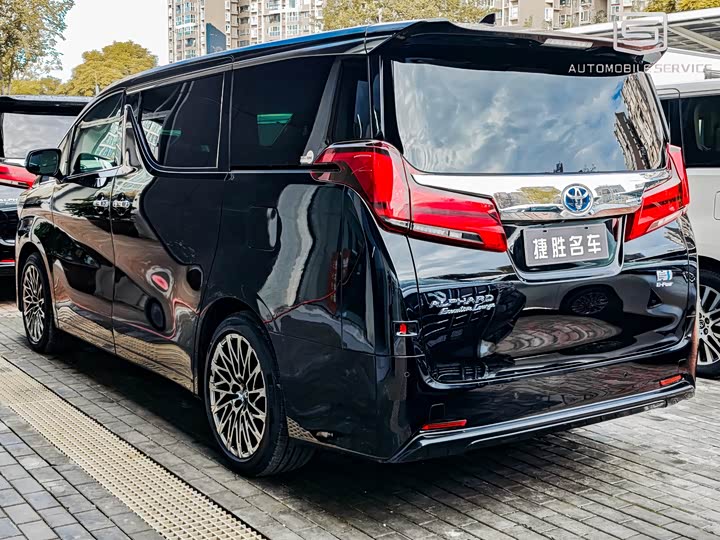 Фото 3 - Toyota Alphard