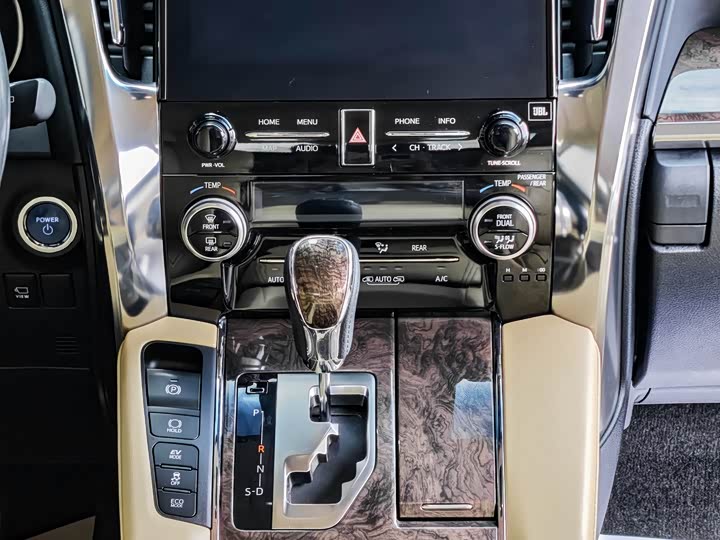 Фото 6 - Toyota Alphard