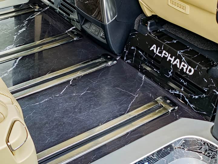 Фото 7 - Toyota Alphard