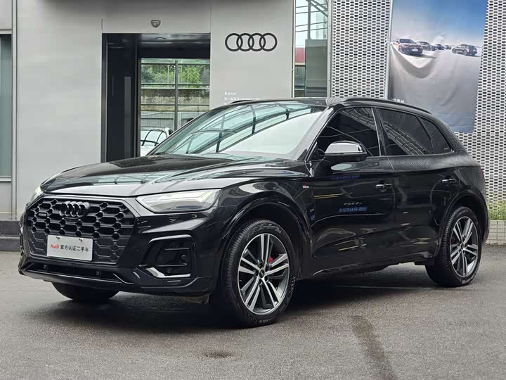 Фото 1 - Audi Q5L