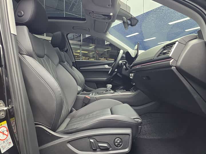 Фото 11 - Audi Q5L