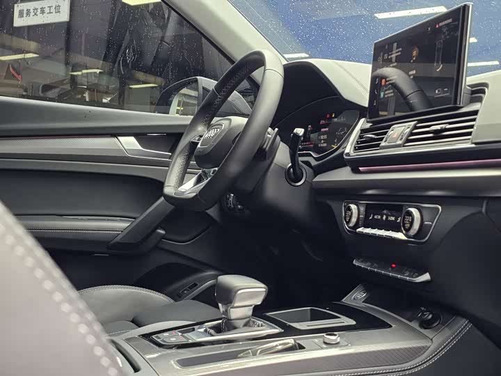 Фото 12 - Audi Q5L