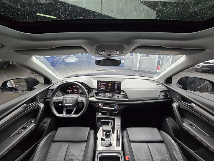 Фото 16 - Audi Q5L