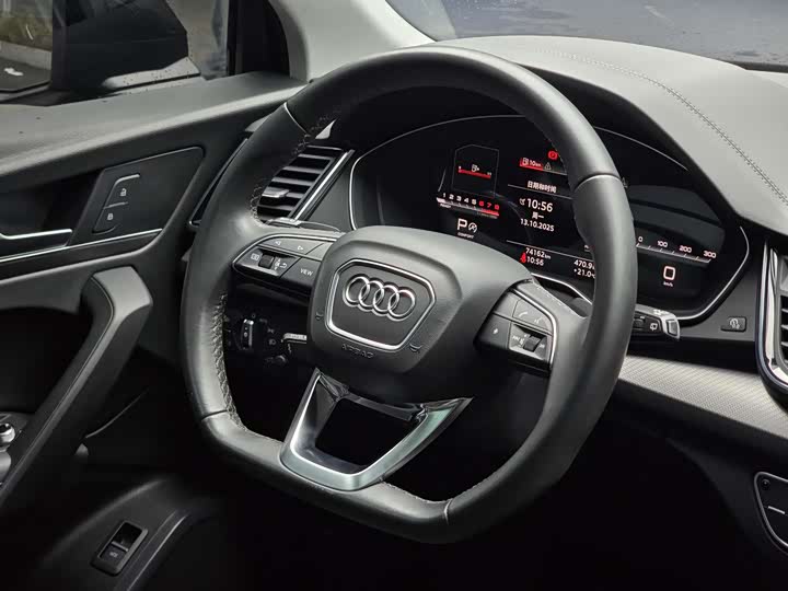 Фото 17 - Audi Q5L