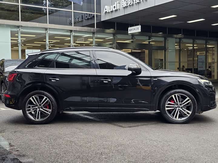 Фото 4 - Audi Q5L