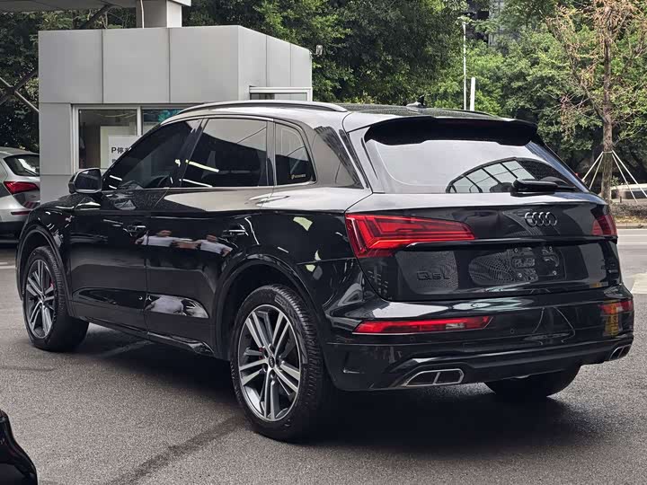 Фото 7 - Audi Q5L