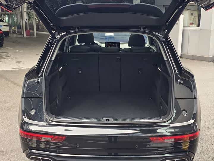 Фото 8 - Audi Q5L