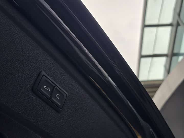 Фото 9 - Audi Q5L