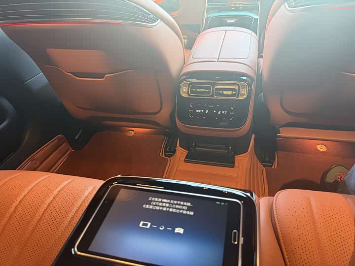 Фото 10 - Mercedes-Benz S-Class