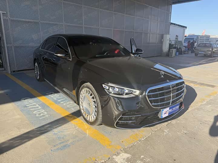 Фото 3 - Mercedes-Benz S-Class