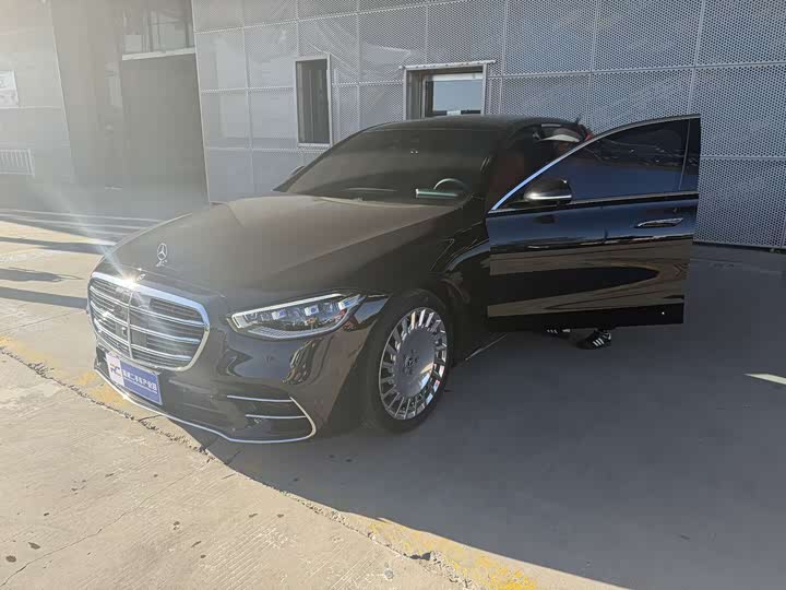 Фото 4 - Mercedes-Benz S-Class