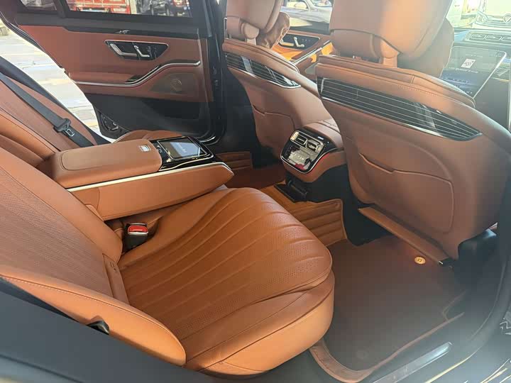 Фото 8 - Mercedes-Benz S-Class