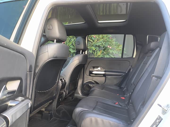 Фото 8 - Mercedes-Benz GLB-Class