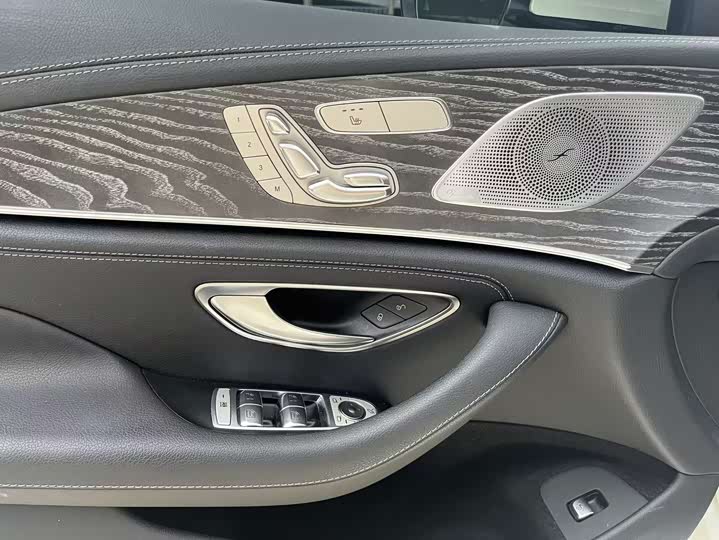 Фото 14 - Mercedes-Benz CLS-Class