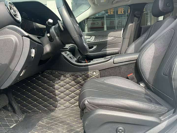 Фото 4 - Mercedes-Benz CLS-Class