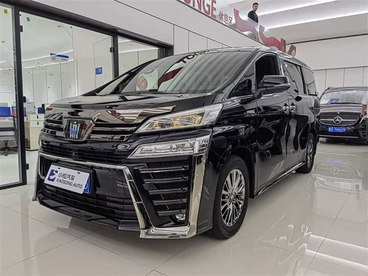Фото 1 - Toyota Vellfire