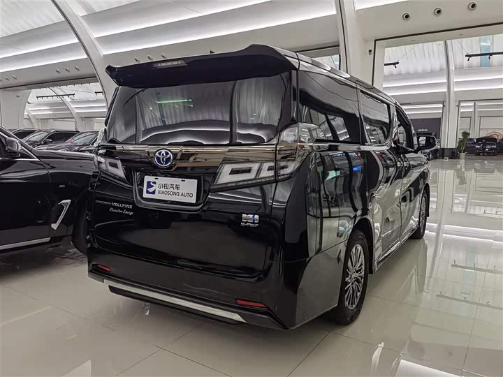 Фото 4 - Toyota Vellfire