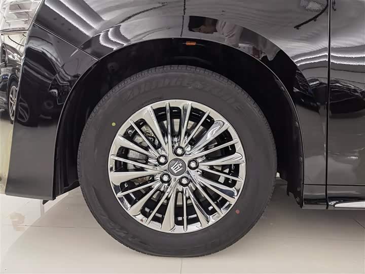 Фото 7 - Toyota Vellfire