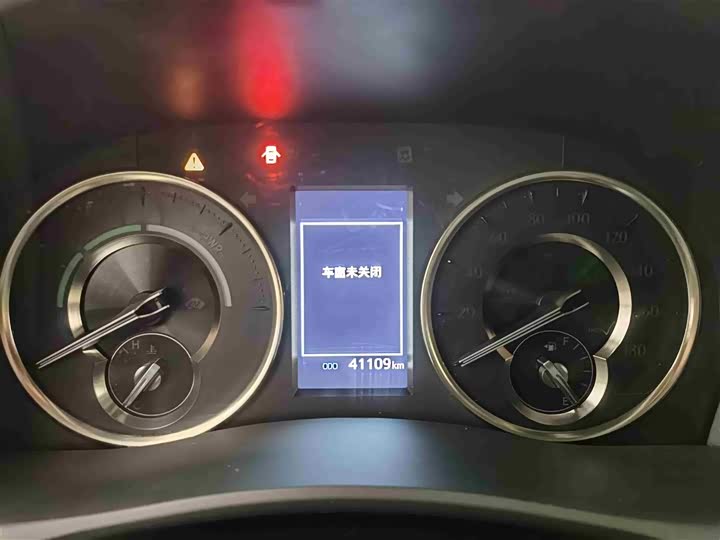 Фото 9 - Toyota Vellfire