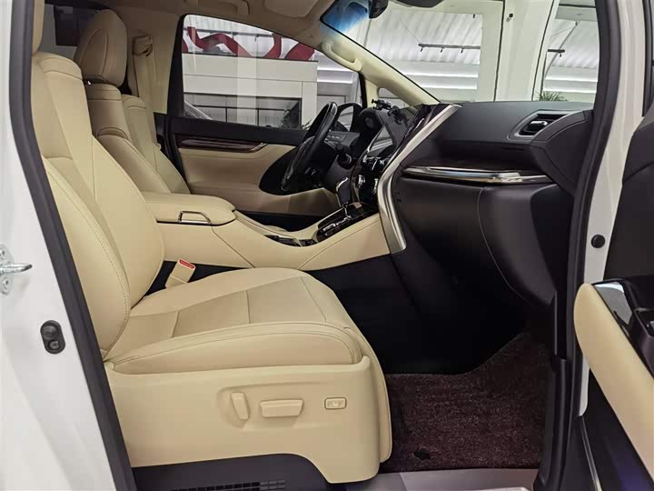 Фото 20 - Toyota Alphard