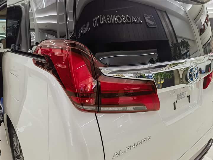 Фото 6 - Toyota Alphard