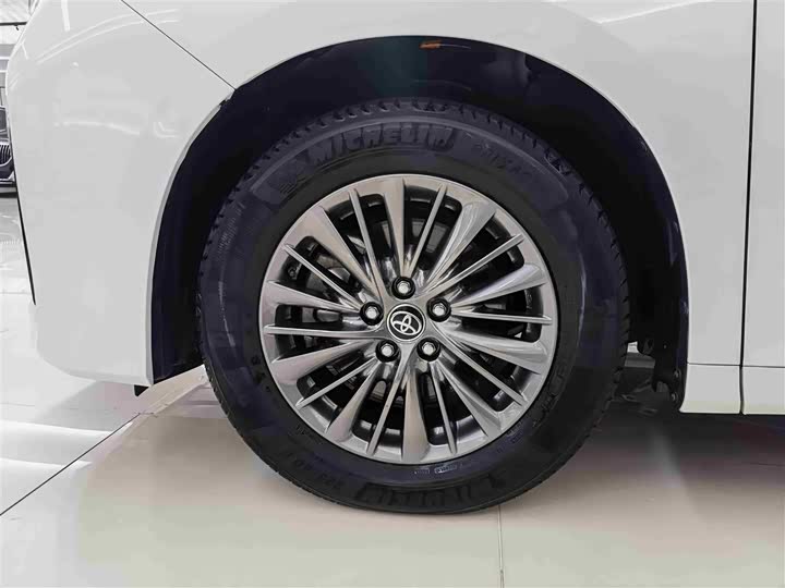 Фото 7 - Toyota Alphard