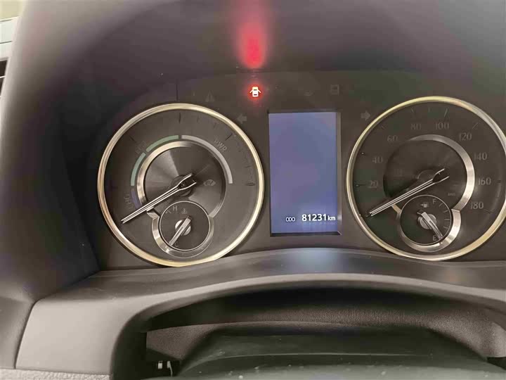 Фото 9 - Toyota Alphard