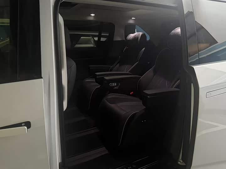 Фото 6 - XPeng X9