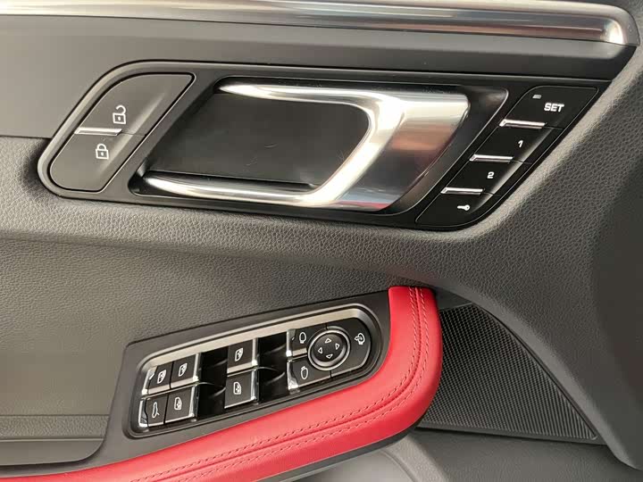 Фото 10 - Porsche Macan