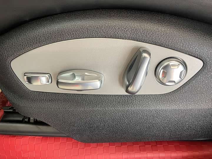 Фото 11 - Porsche Macan