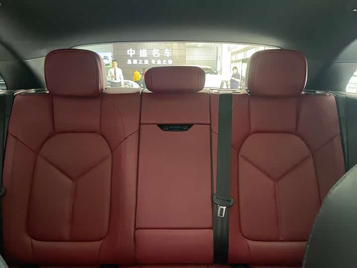 Фото 13 - Porsche Macan