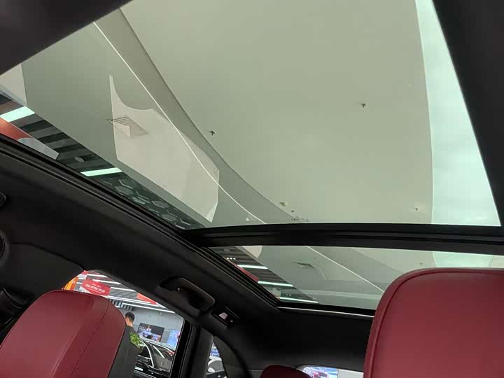 Фото 14 - Porsche Macan