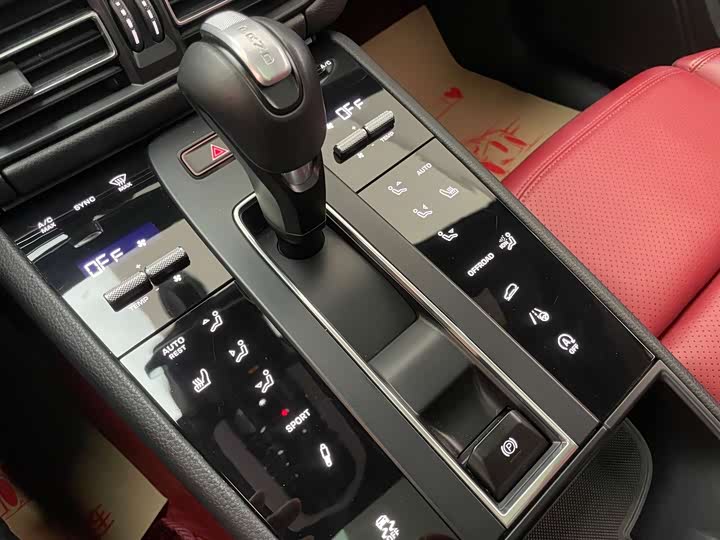 Фото 19 - Porsche Macan