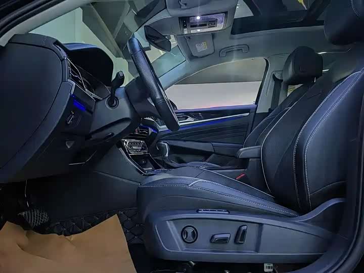 Фото 16 - Volkswagen Passat