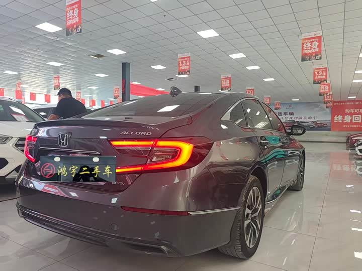 Фото 7 - Honda Accord