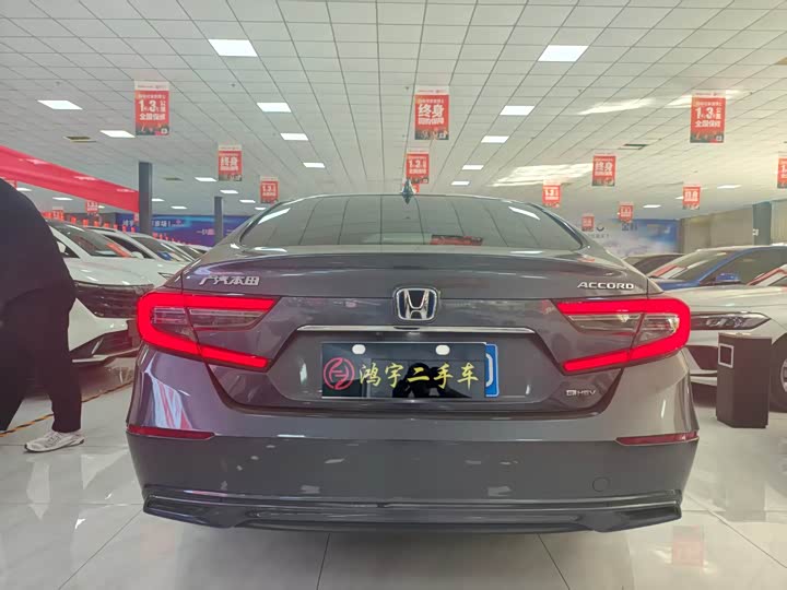 Фото 9 - Honda Accord