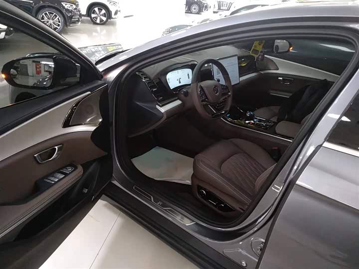 Фото 16 - BYD Han