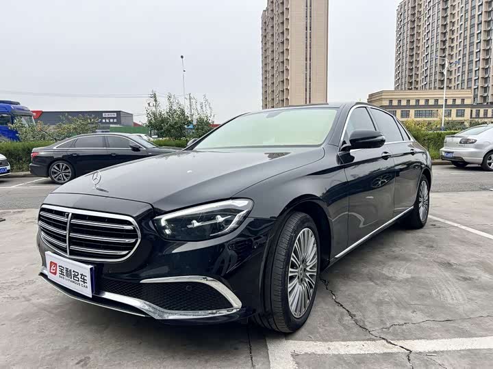 Фото 1 - Mercedes-Benz E-Class