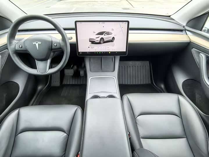 Фото 10 - Tesla Model Y