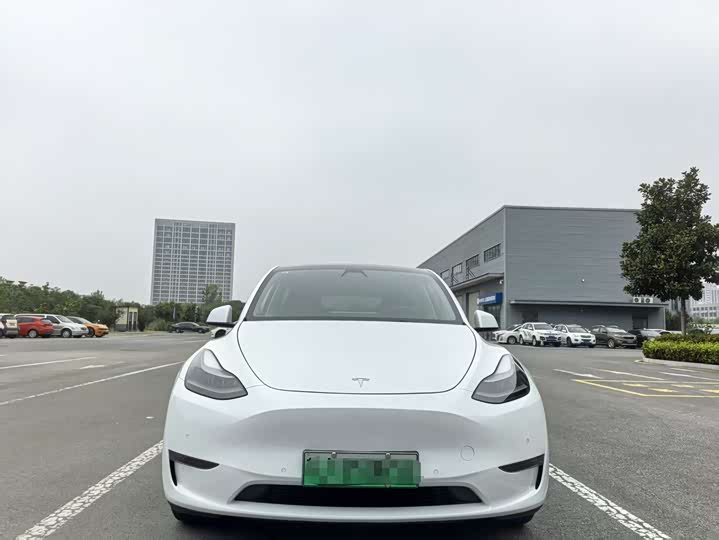 Фото 2 - Tesla Model Y