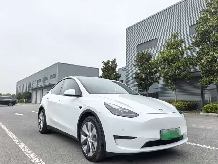 Фото 3 - Tesla Model Y