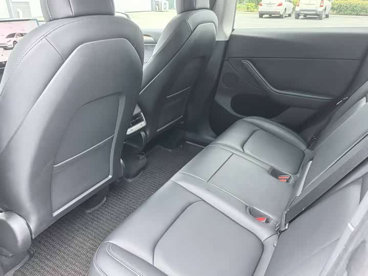 Фото 8 - Tesla Model Y